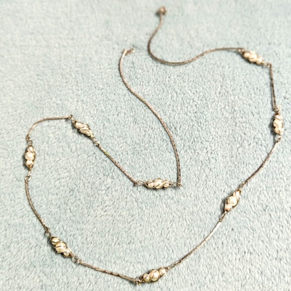 Vintage 80's Silvertone and Faux Pearl Necklace -20" length